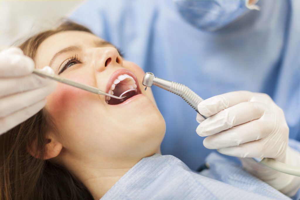 What Are the First Signs of Tooth Decay Most People Miss?